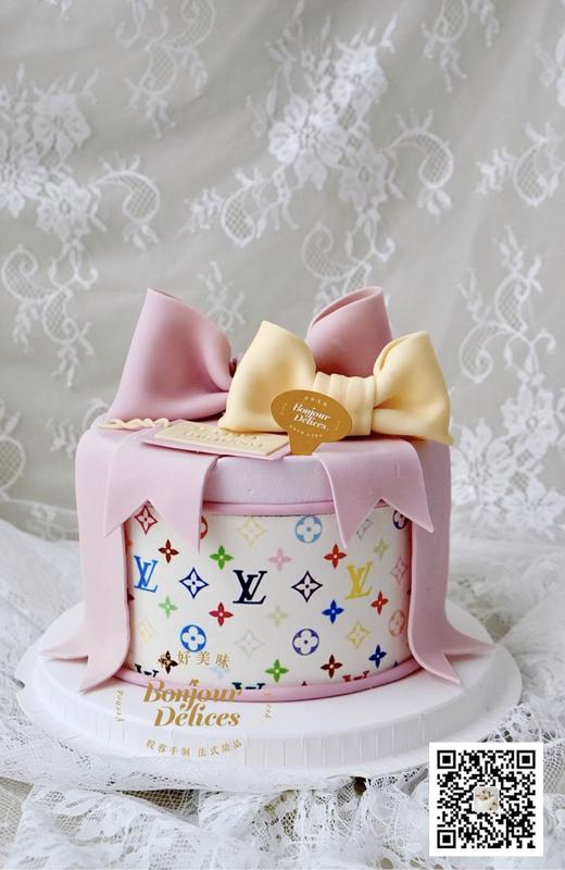 LV粉黄色蝴蝶结蛋糕（务必提前一周下单  ） 商品图1