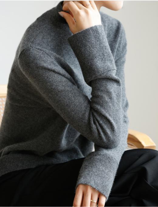 气质之选 | 设计款小直领条纹织法元宝针袖松身羊绒套头衫 商品图1