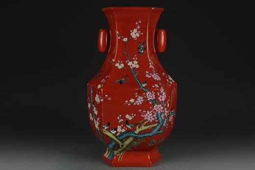 清乾隆-珊瑚红釉粉彩喜上眉梢纹贯耳瓶 商品图0