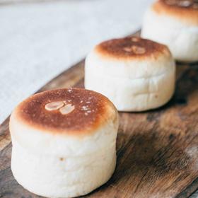 紫米肉松日式大鼓面包