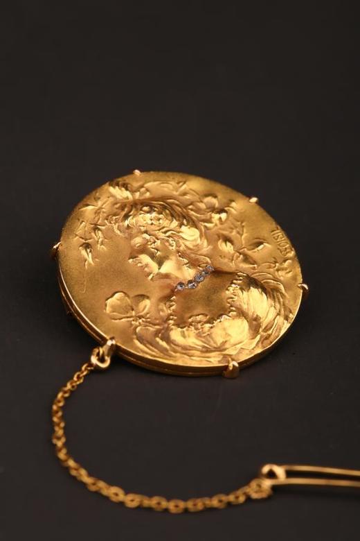 独角鹿西洋古董法国新艺术风格18K金镶嵌钻石雕塑女士头像胸针 商品图1