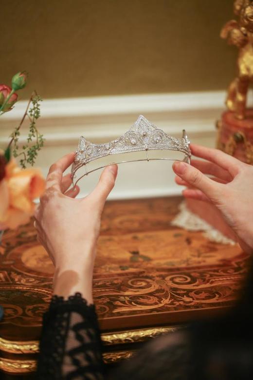 独角鹿西洋古董装饰艺术时期西班牙王室珍藏白金镶嵌钻石鸢尾冠冕 商品图3