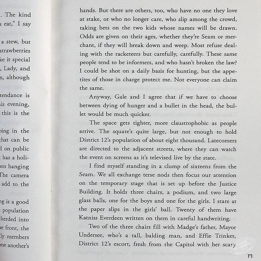 饥饿游戏1 英文原版小说 The Hunger Games Trilogy英文版 电影原著正版小说书籍 燃烧的女孩 嘲笑鸟 科幻小说 正版 商品图7