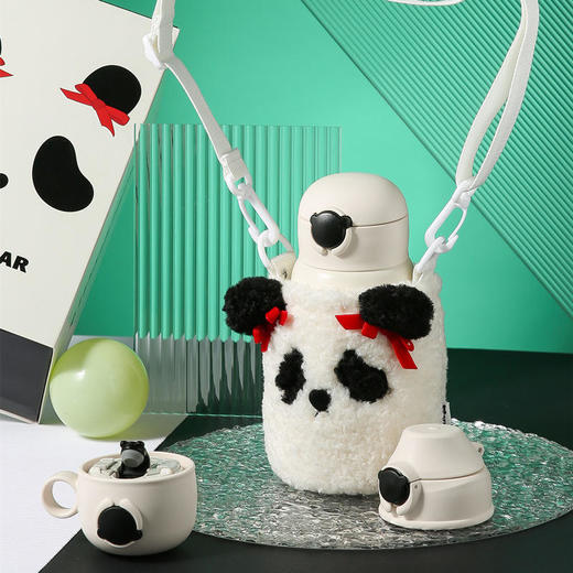 杯具熊熊抱系列儿童保温杯游泳鸭可爱毛绒杯套三盖吸管水杯 商品图3