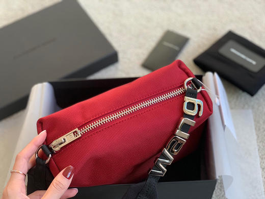 2021秋冬大王帆布字母腋下包-红色 商品图1