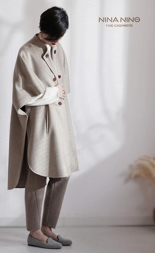 羊绒手工斗篷 商品图3