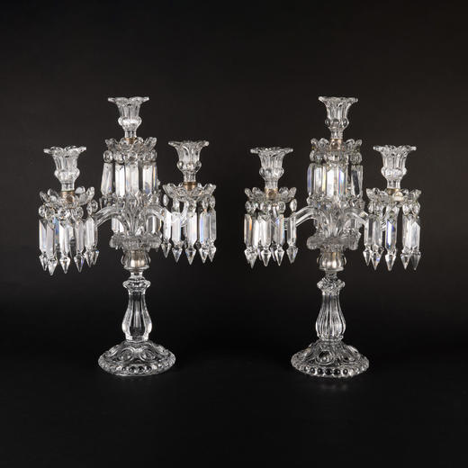 独角鹿西洋古董法国巴卡拉Medallion圆雕纹三枝头水晶烛台一对 商品图0