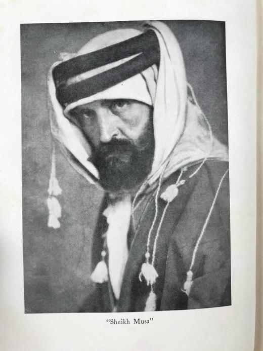 1931年 阿洛伊斯 穆齐尔《在阿拉伯沙漠中》 39幅插图 漆布精装大32开 商品图2