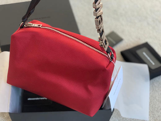 2021秋冬大王帆布字母腋下包-红色 商品图4