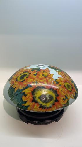 高温釉下彩向日葵飞碟瓶