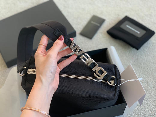 2021秋冬大王帆布字母腋下包-黑色 商品图1