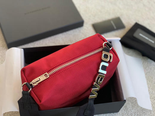 2021秋冬大王帆布字母腋下包-红色 商品图5