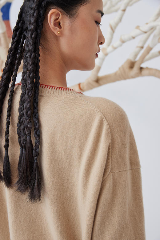  手绣领边羊绒针织女套衫 SJF93W162A 商品图2