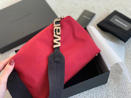 2021秋冬大王帆布字母腋下包-红色 商品图3