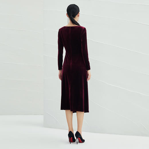 EITIE爱特爱冬季新品优雅修身显瘦开叉连衣裙6807527 商品图3