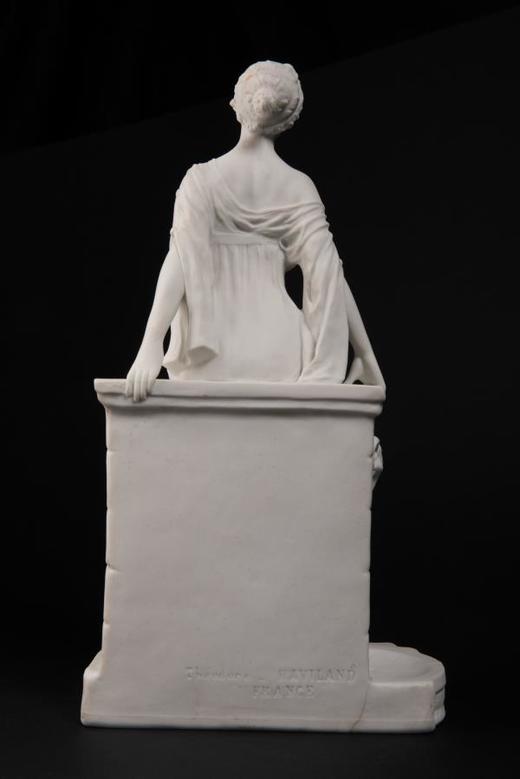 独角鹿西洋古董雕塑法国瓷都签名喷泉上的年轻女子素胎瓷雕像摆件 商品图3