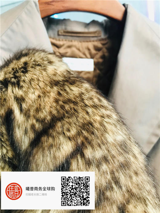 高级裁剪时装 幻彩防风料大衣 商品图3