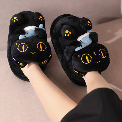大英博物馆官方安德森猫和她的朋友们系列巴斯特摸鱼毛绒拖鞋 商品图3