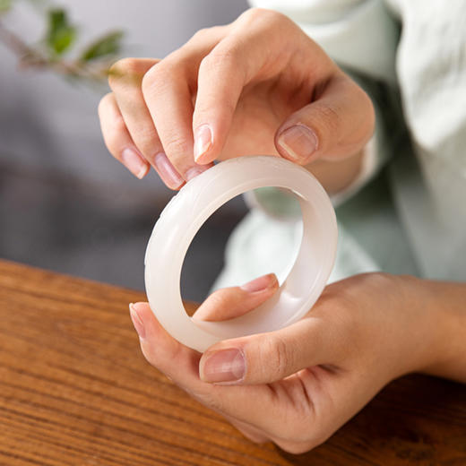 宫道·龙凤呈祥和田玉套装， 精选羊脂白玉，北派玉雕大师设计打造（上等白玉开料，大师手工制作，顺丰10天发货） 商品图5