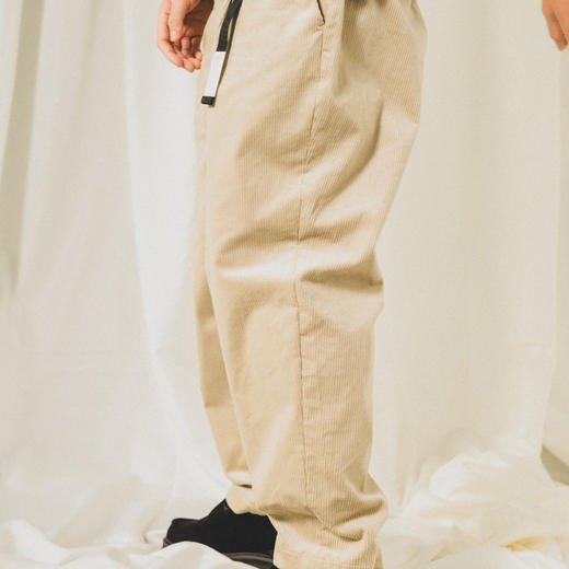 PRIMEE CORDUROY LOOSE TAPERED PANTS灯芯绒宽松锥形九分休闲裤 商品图3