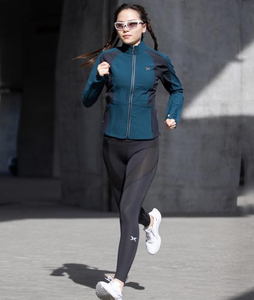 BODYWIT女四面弹防雨亲肤透气跑步风衣 商品图3