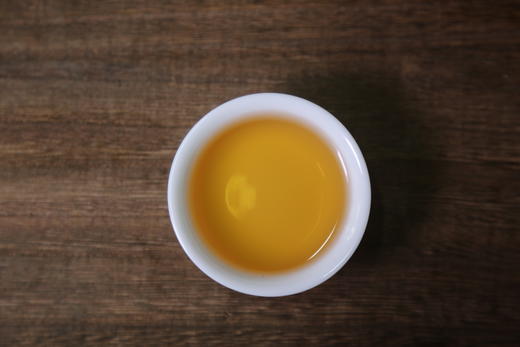 【2015年珍藏老白茶】 150年古树 古六大茶山之一 蛮砖老白茶  357克/饼 商品图5