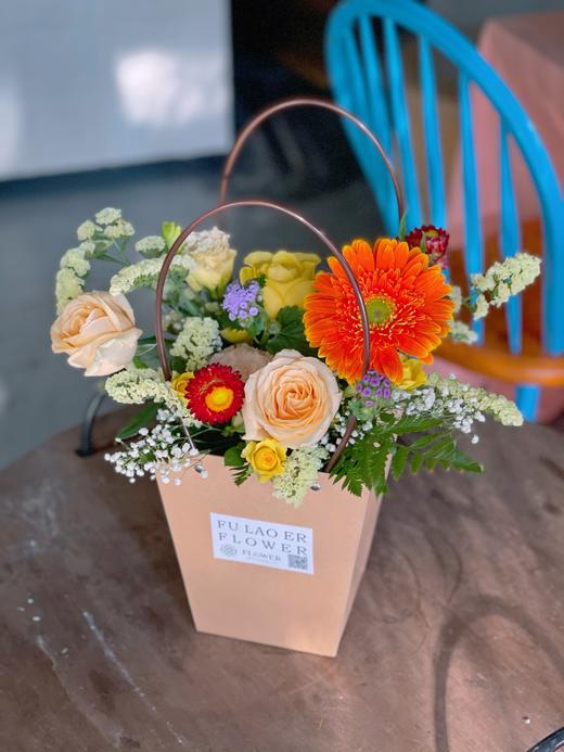 【小幸运】混搭鲜花手提盒 商品图0