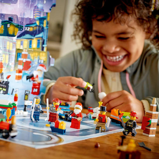 乐高LEGO ?城市组圣诞倒数日历60303 商品图2
