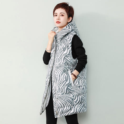 SXSL-DK-WZ8254新款潮流时尚气质连帽斑马纹马甲羽绒服外套 商品图1