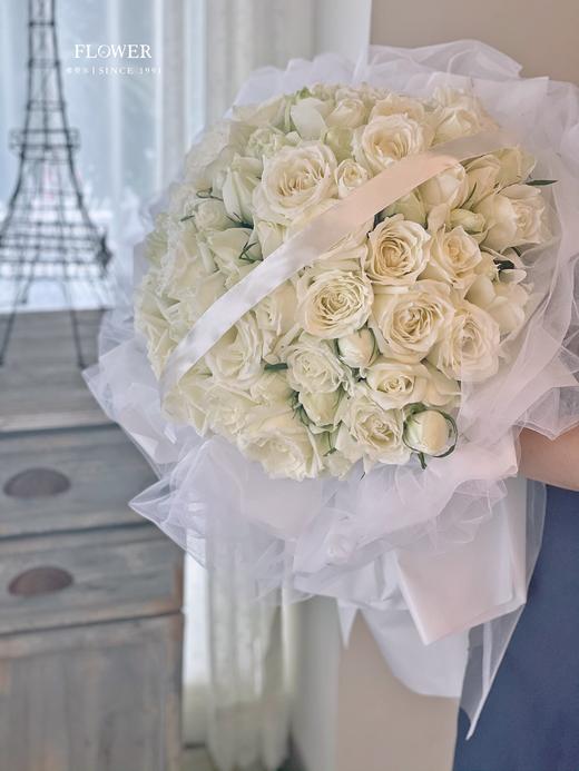 【独特的你】66支白玫瑰花束 商品图0