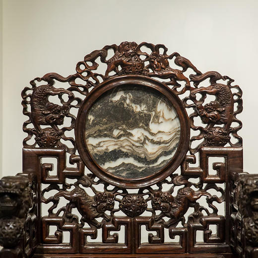 清代 红木镶云石透雕太狮少狮扶手椅成套（两椅一几） 商品图1