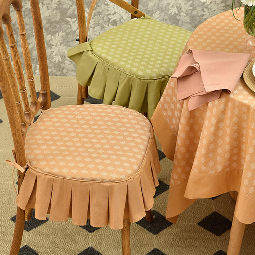 瑞士十字系列素色百褶棉质椅垫 商品图1