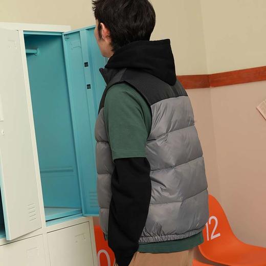 ASICS亚瑟士男子羽绒背心白鸭绒运动复古休闲短款羽绒服 商品图4