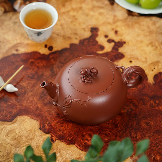 龙德堂陶艺 徐飞制 《松鼠葡萄·一粒珠》原矿底槽清 300cc 库存请咨询客服 商品图2