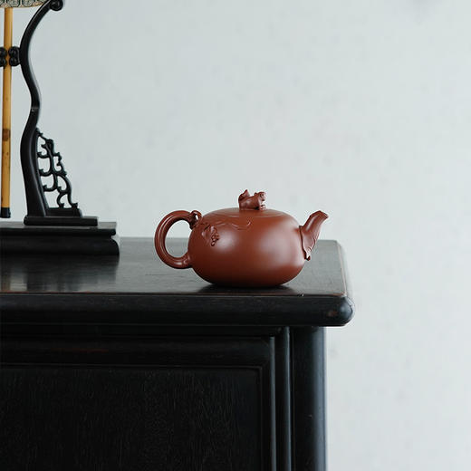 龙德堂陶艺 徐飞制 《松鼠葡萄·一粒珠》原矿底槽清 300cc 库存请咨询客服 商品图0