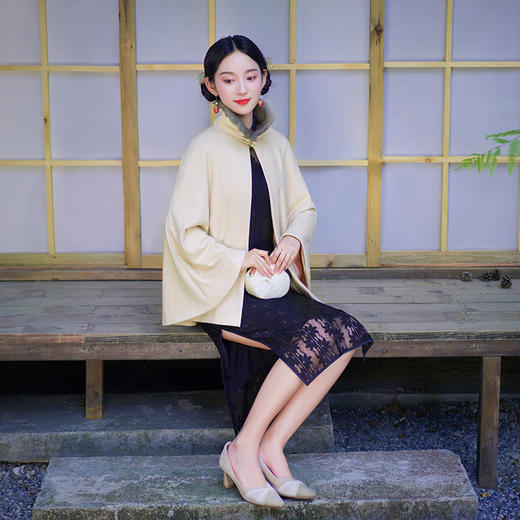 SKY 80728 羊毛披肩 毛领斗篷外套 商品图1