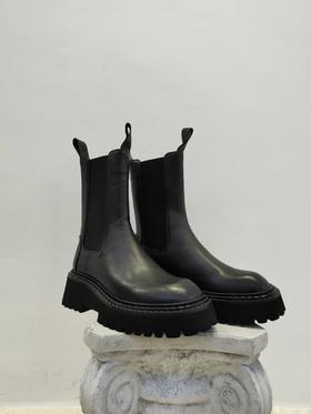 【断码特惠不退换】厚底英伦风切尔西烟 筒靴丨头层牛皮 透气佳 圆头设计不挑脚型 6cm后跟 拔高身型 平底鞋一样的脚感 松紧带设计穿脱自如 tory-bur*ch等轻奢品牌代工厂定制款