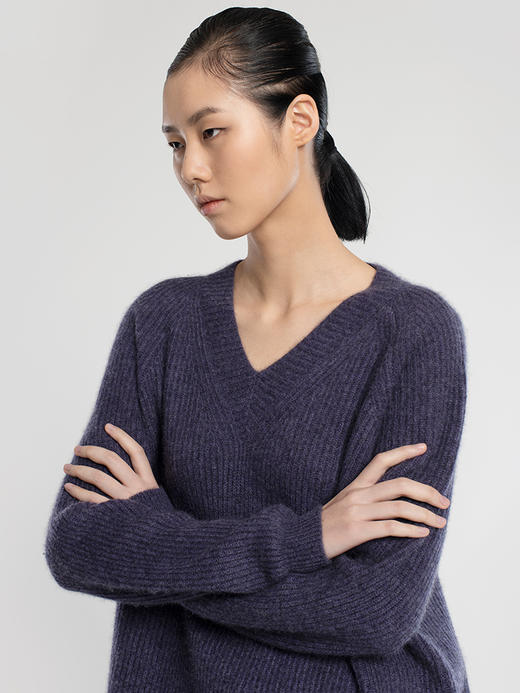 女士2021新款纯山羊绒双股加厚打花V领套头衫 商品图3