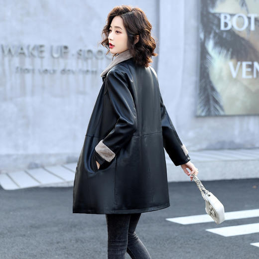 爆款保暖加绒皮衣！中长款皮毛一体拼接皮衣外套HR-YBXCT007 商品图3