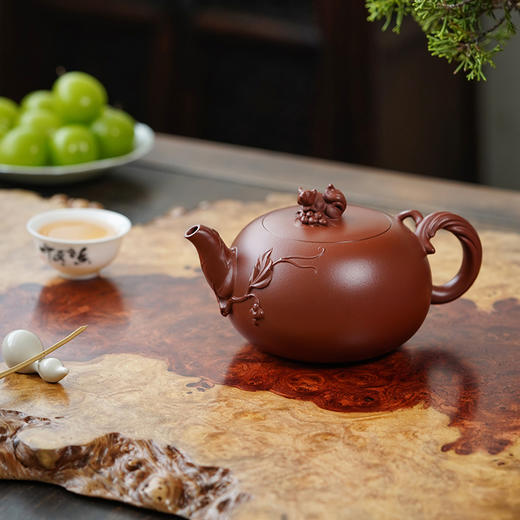 龙德堂陶艺 徐飞制 《松鼠葡萄·一粒珠》原矿底槽清 300cc 库存请咨询客服 商品图1