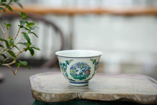 三鼎 非遗斗彩团花蝶杯 商品图1