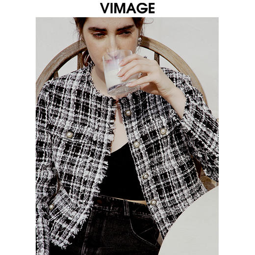 VIMAGE纬漫纪秋冬新款女装舒适优雅格纹短款外套V1603238 商品图1