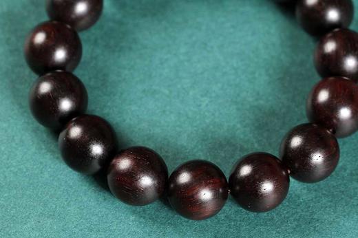 XYZT0032-1°高品质印度小叶紫檀1.5cmx15粒 商品图3