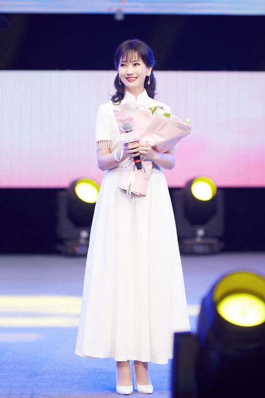 【明星同款】荷言HEYEN 凝眸似水 白色真丝冠乐绉礼服裙莲花手绣腰封 商品图1