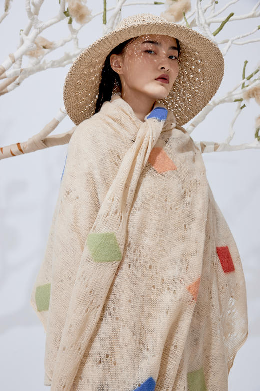  菱格手工毛毡羊绒针织披肩 SJF93W463N 商品图0