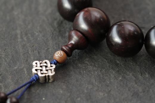 XYZT0030°金星高密紫檀（搭925银中国结）1.8cmx13粒 商品图3