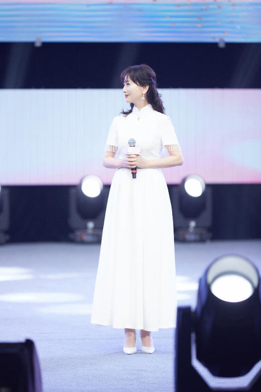 【明星同款】荷言HEYEN 凝眸似水 白色真丝冠乐绉礼服裙莲花手绣腰封 商品图2