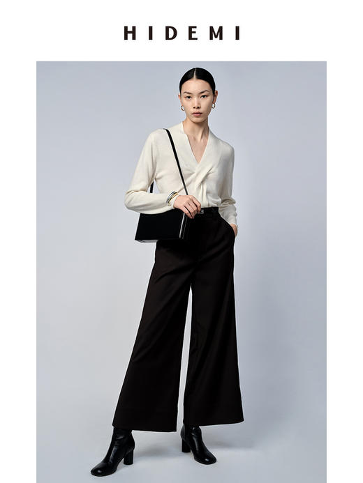 HIDEMI 美利奴超细羊毛立体交叉打结款V领修身毛衣 原白色/深摩卡/黑色 商品图4