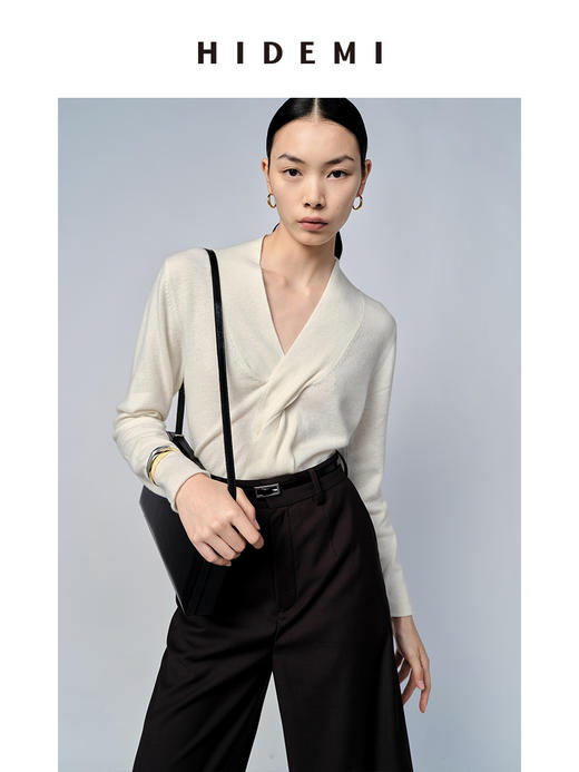 HIDEMI 美利奴超细羊毛立体交叉打结款V领修身毛衣 原白色/深摩卡/黑色 商品图6
