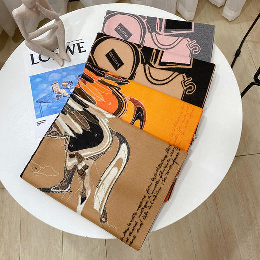 C&C2021款时尚轻奢立体纹理质感羊羔绒围巾 商品图0